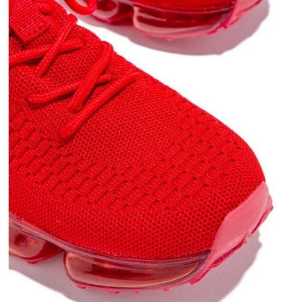 !! NEW !! Slip On Flyknit Sneakers in Red - Picture 4 of 10